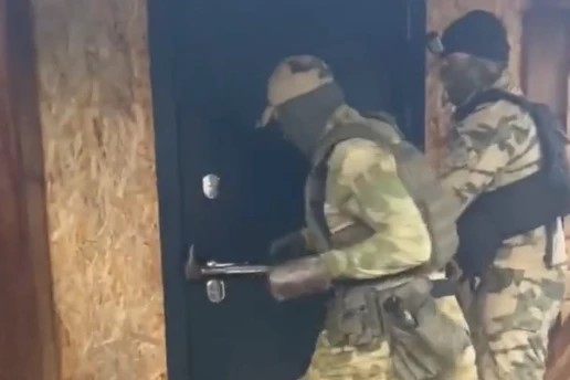 В Курганской области при силовой поддержке СОБР Росгвардии задержаны подозреваемые в хищении выплат у бойца СВО