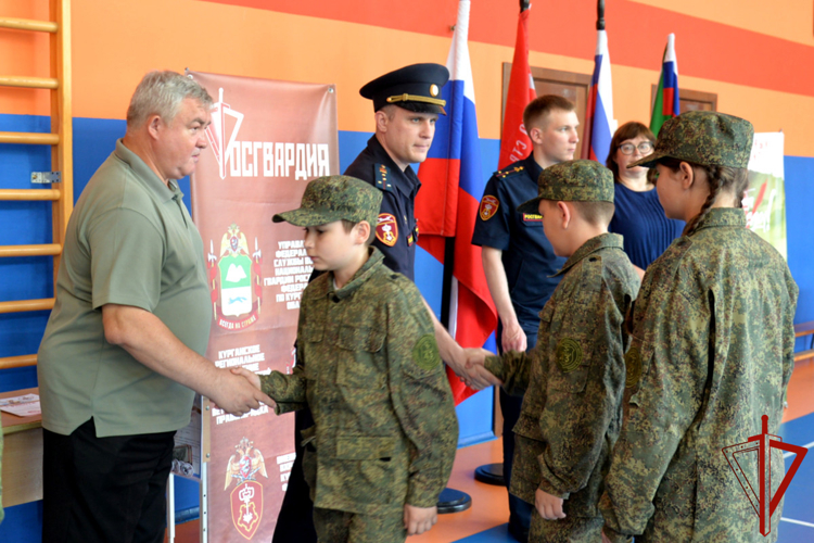 Росгвардия помогла организовать военно-спортивную игру для юнармейцев и кадетов Курганской области