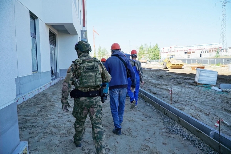 При содействии ОМОН Росгвардии в Зауралье проведена профилактическая операция «Нелегал-2026» 