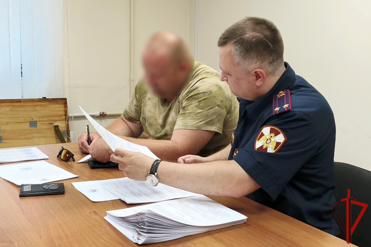 При содействии Росгвардии зауральцы передали 40 единиц оружия бойцам СВО (видео)