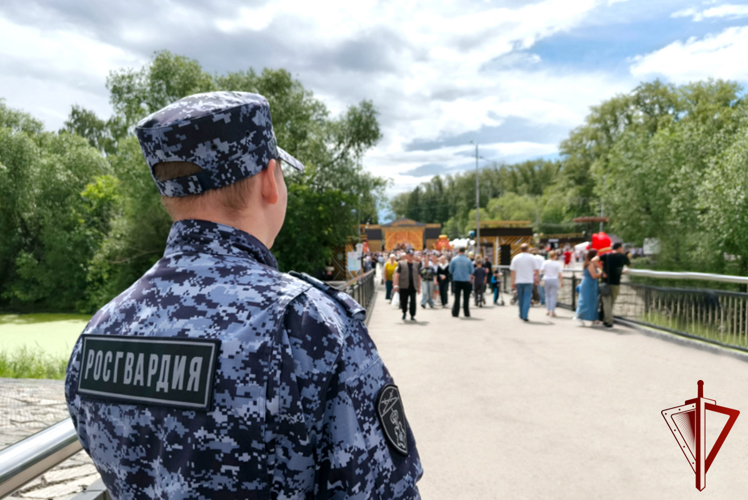 Правопорядок на региональных фестивалях в Зауралье обеспечили росгвардейцы