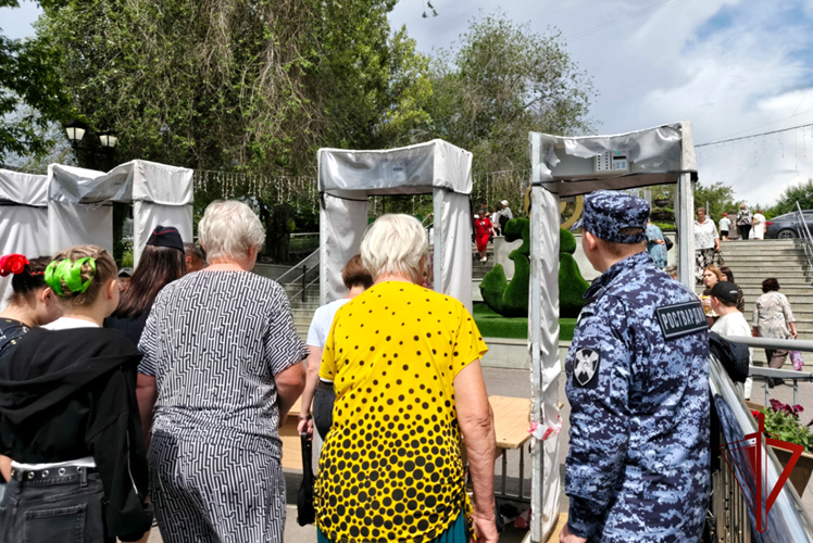 Правопорядок на региональных фестивалях в Зауралье обеспечили росгвардейцы