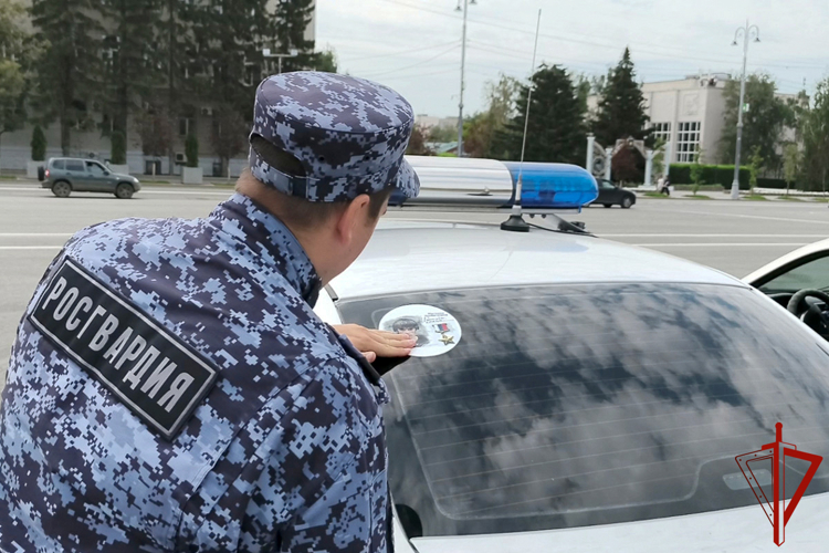 Акцию памяти Героя России Магомеда Нурбагандова провели сотрудники Росгвардии и МВД в Кургане (видео)