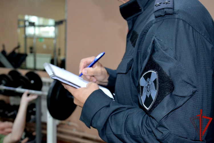 В Кургане сотрудники спецназа Росгвардии прошли испытания на  право ношения геральдических знаков отличия