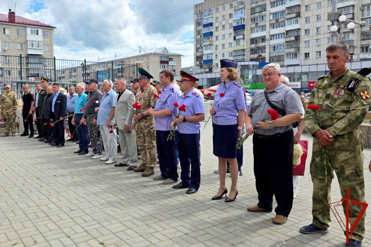 Память ветеранов боевых действий почтили представители Росгвардии в Кургане