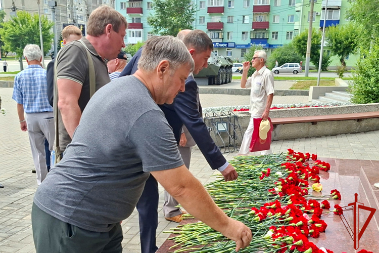 Память ветеранов боевых действий почтили представители Росгвардии в Кургане