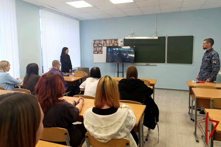 В Зауралье сотрудники вневедомственной охраны Росгвардии встретились со школьниками