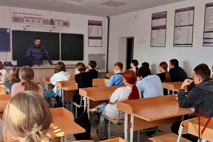 В Зауралье сотрудники вневедомственной охраны Росгвардии встретились со школьниками