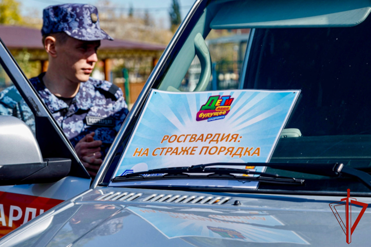 В Зауралье сотрудники вневедомственной охраны Росгвардии встретились со школьниками