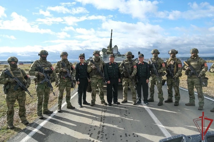 Делегация Социалистической Республики Вьетнам посетила Уральский округ Росгвардии