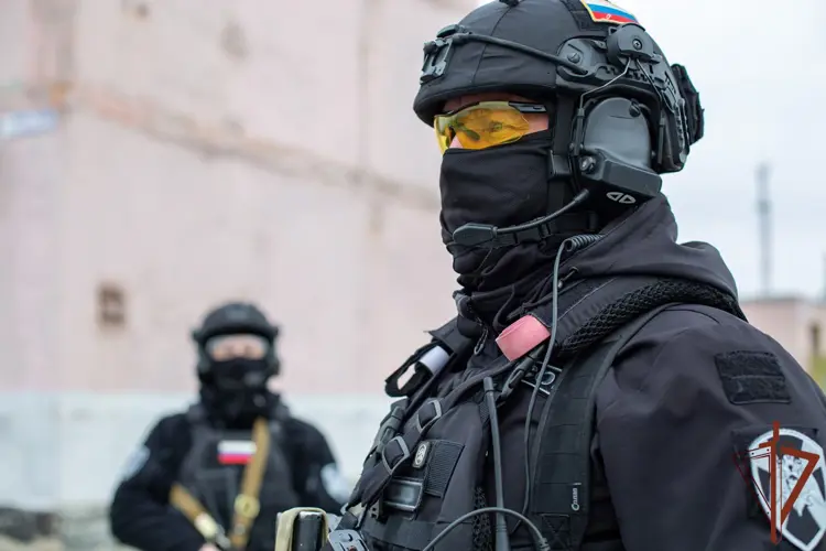 При содействии спецназа Росгвардии в Зауралье задержаны участники сети по сбыту нелегальных вейпов