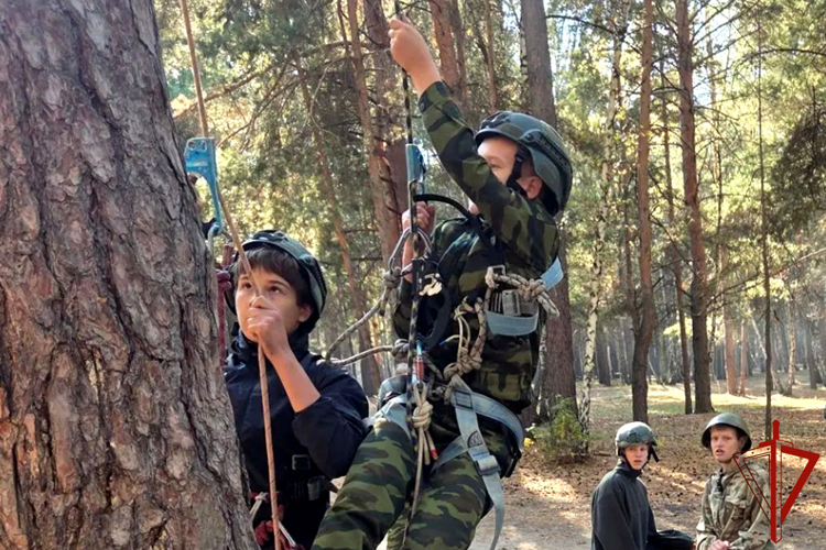 Представители Росгвардии провели для зауральских школьников военно-патриотические мероприятия