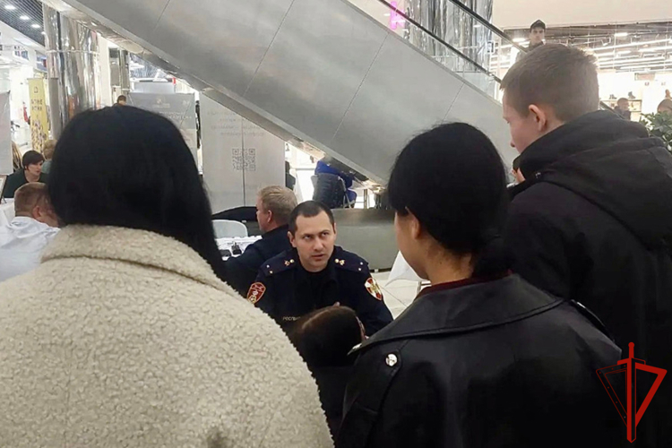 Росгвардейцы рассказали о службе в ведомстве на ярмарке вакансий в Кургане